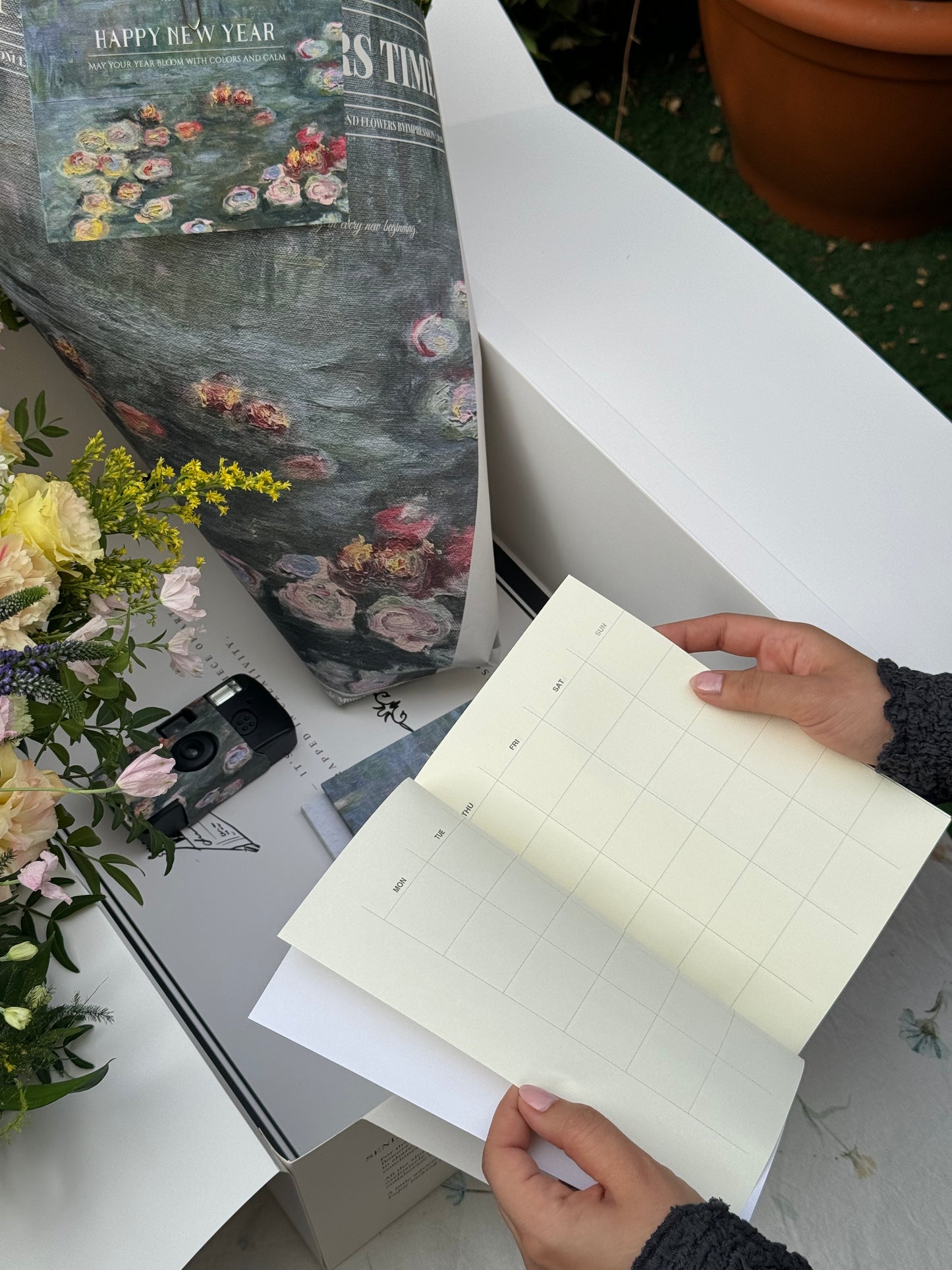 Lilies NoteBook Planner